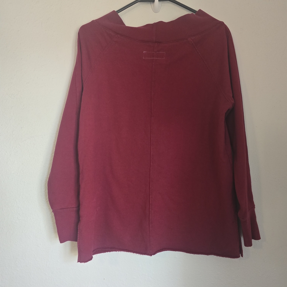 Elegant Burgundy Women's Sweatshirt - Picture 2 of 7